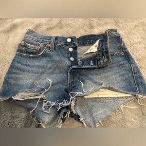 Levi’s W24 Shorts